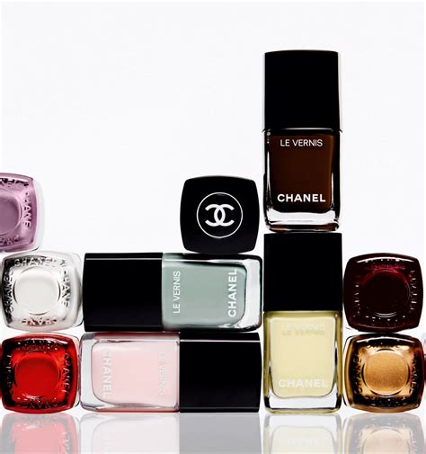 esmalte uñas chanel